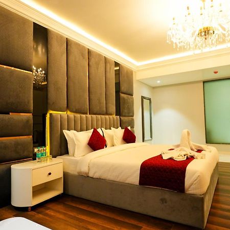 Hotel Adsan Heights Gajraula Extérieur photo