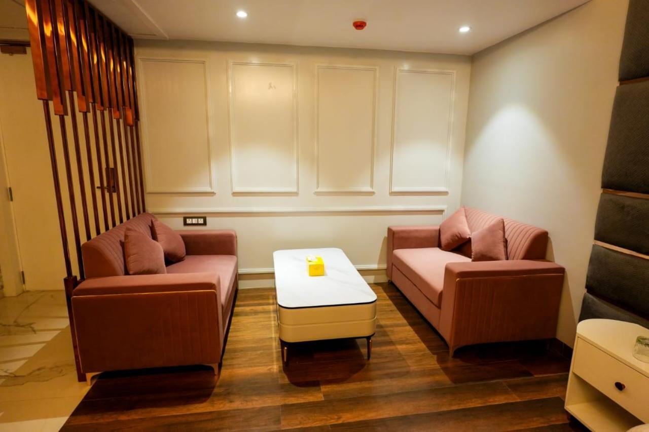 Hotel Adsan Heights Gajraula Extérieur photo