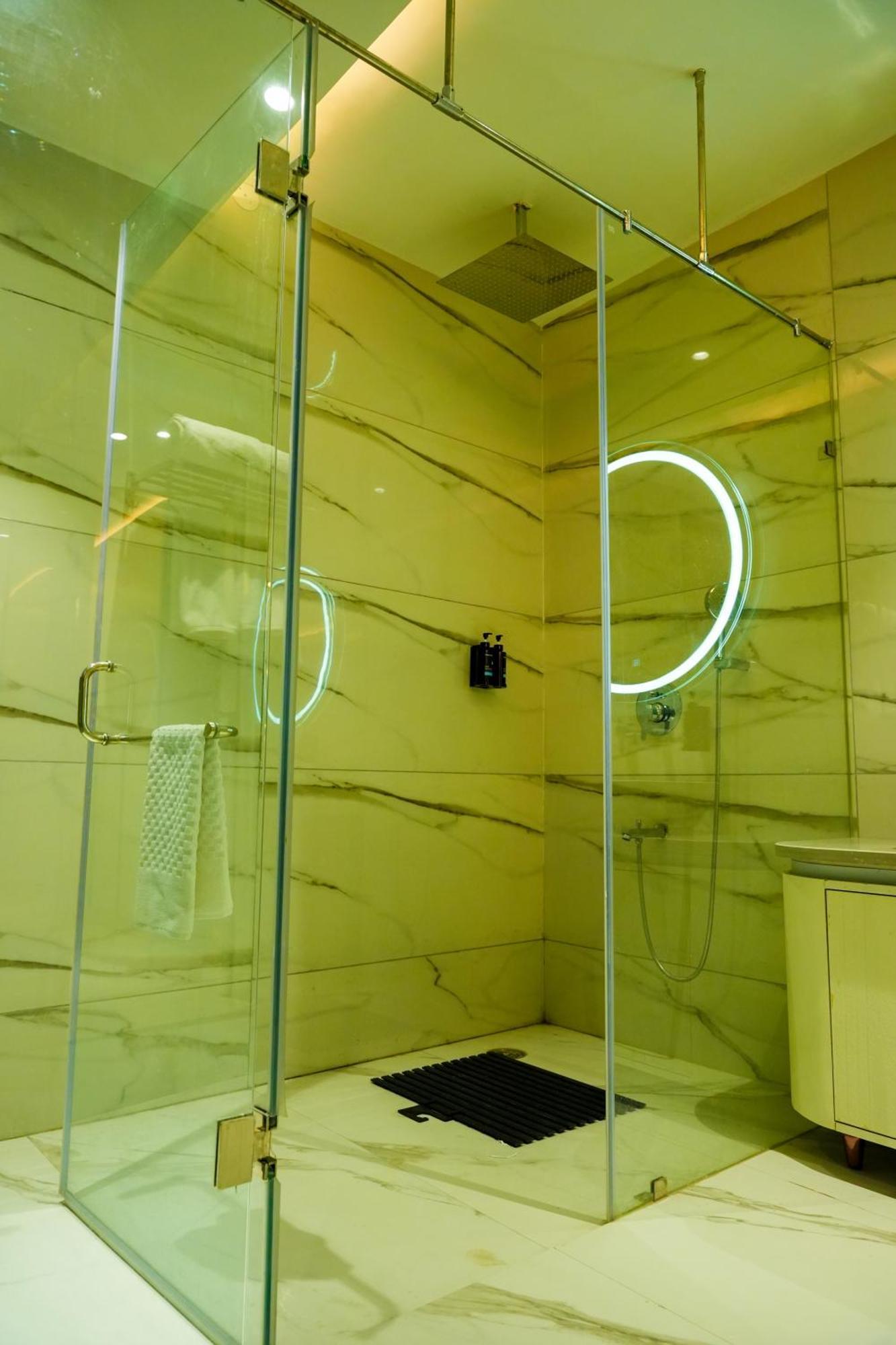 Hotel Adsan Heights Gajraula Extérieur photo