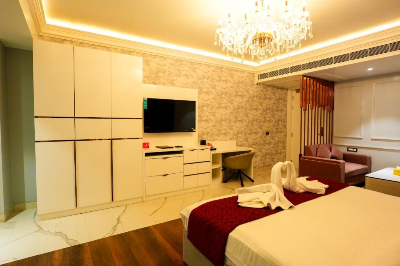 Hotel Adsan Heights Gajraula Extérieur photo