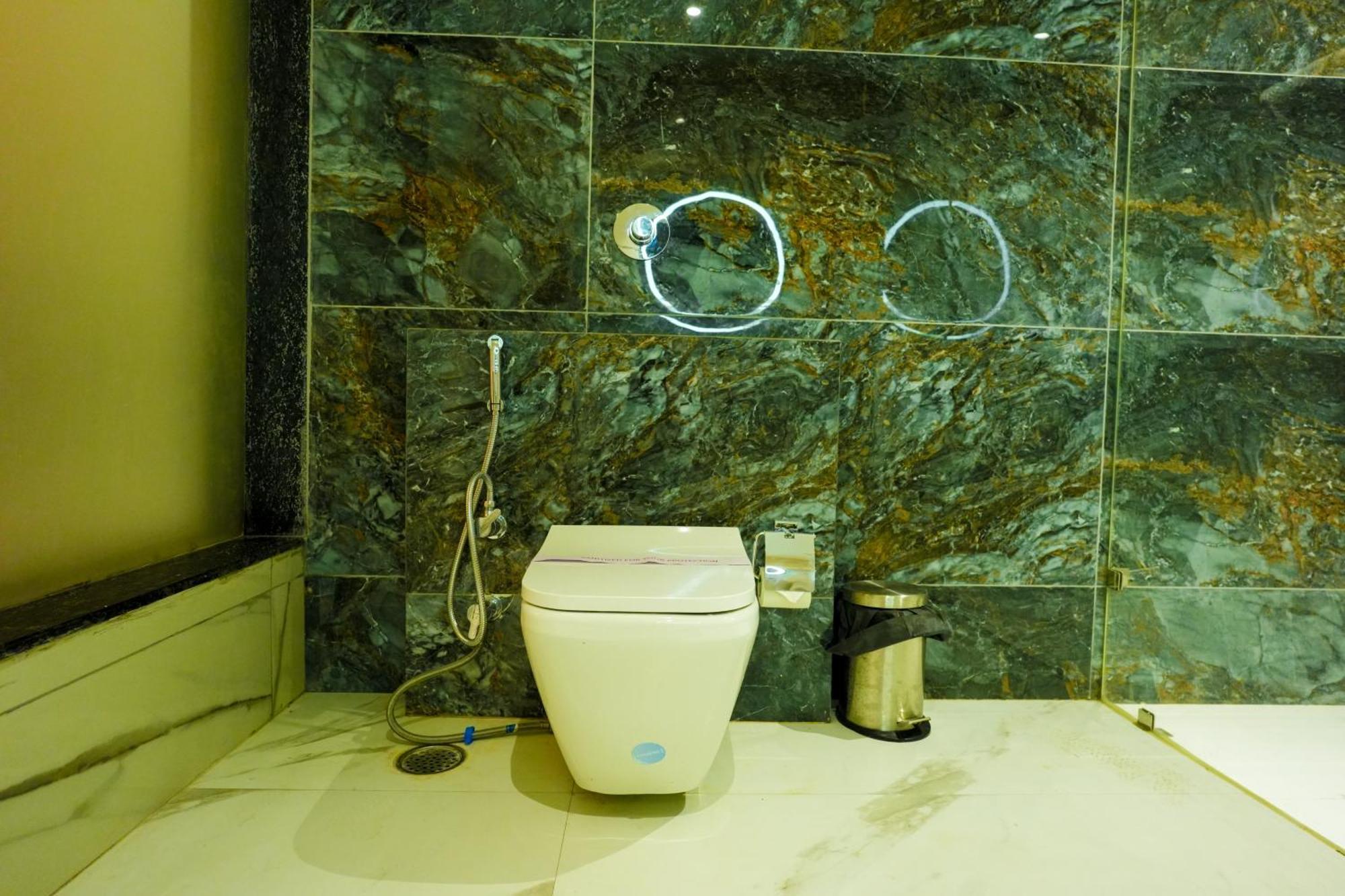 Hotel Adsan Heights Gajraula Extérieur photo