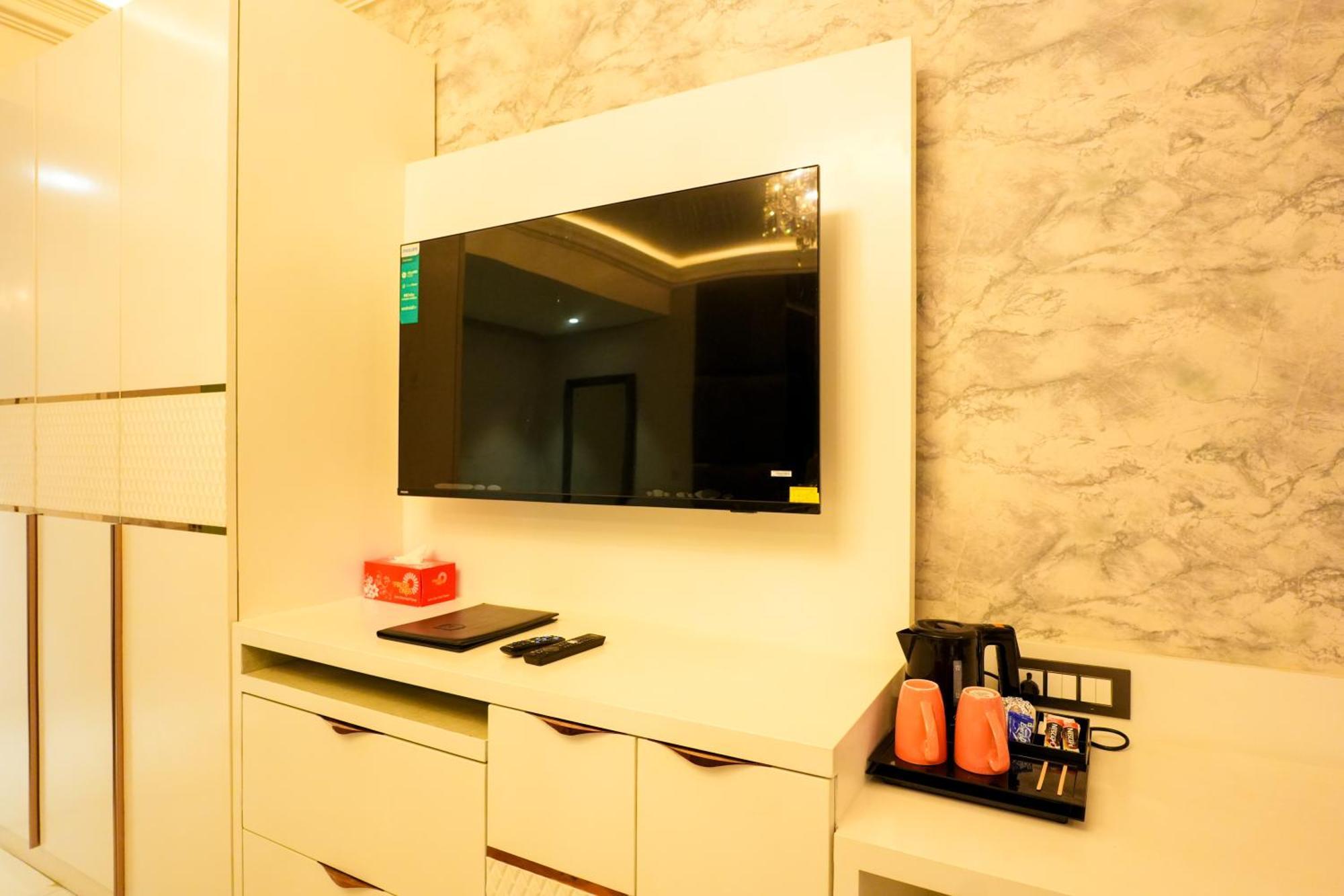 Hotel Adsan Heights Gajraula Extérieur photo