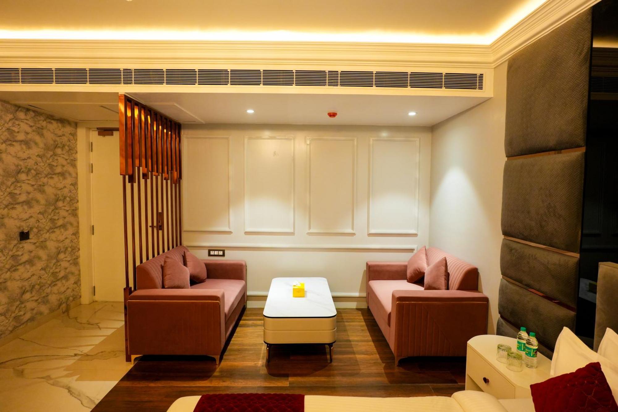 Hotel Adsan Heights Gajraula Extérieur photo