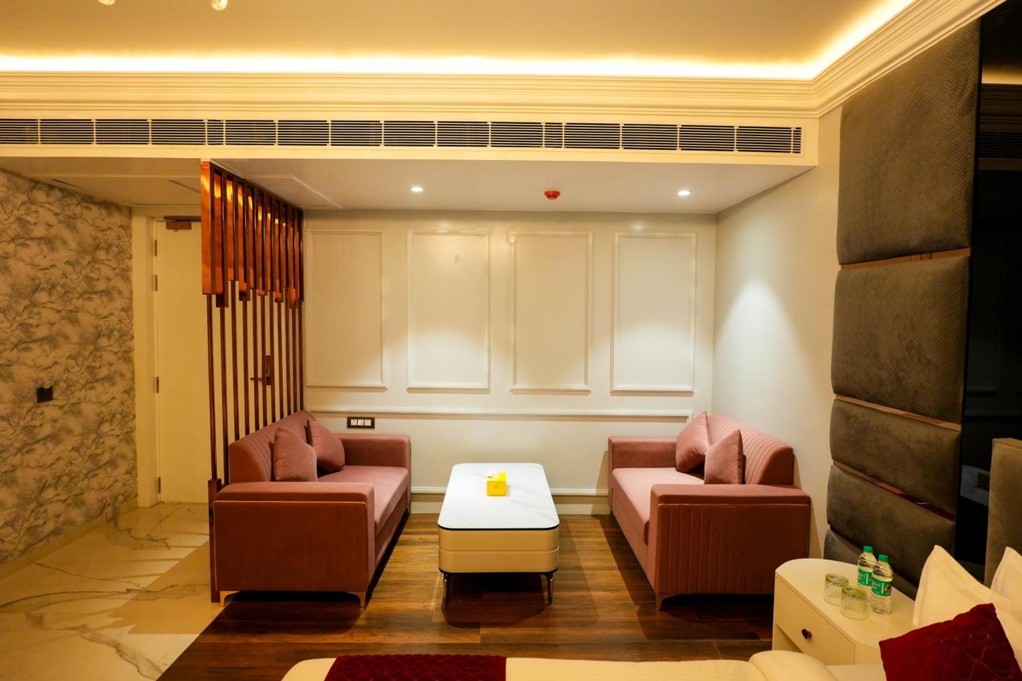 Hotel Adsan Heights Gajraula Extérieur photo